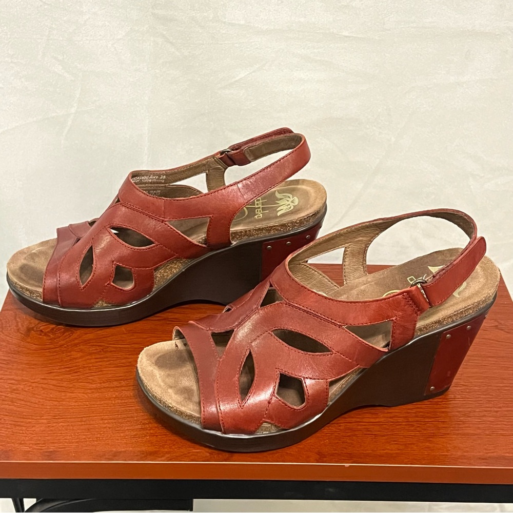 Dansko Felicia Red Brown Wedge Shoes Sandals Size 38 US 8